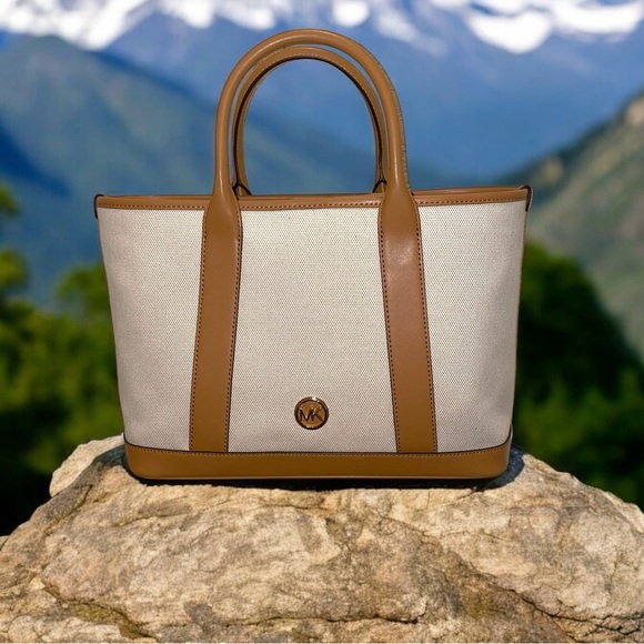 Michael Kors Luisa MD Satchel in Pale Peanut - NWT - Picture 1 of 10